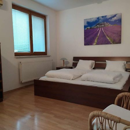 Kate & Jenny - Two-Level Apartment In The Old Town Bratislava Exterior foto